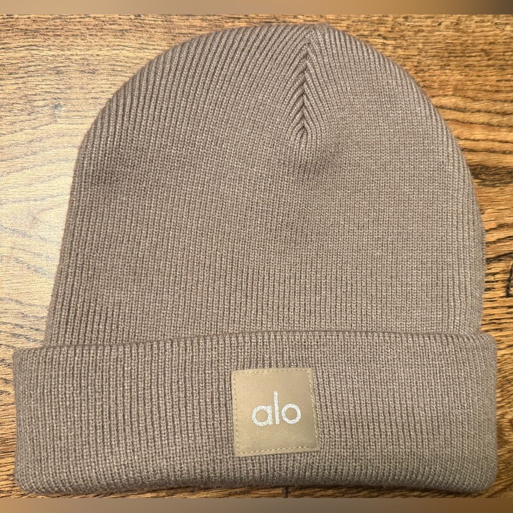 ALO Yoga Beanie Gravel